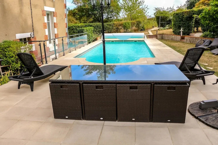 Pool Hotel