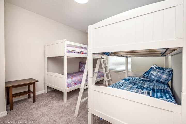 Room 8 of 37