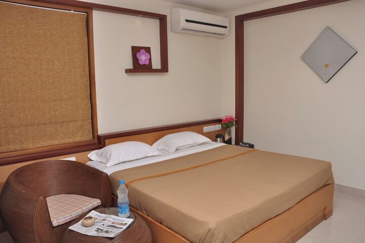 Room 13 of 36