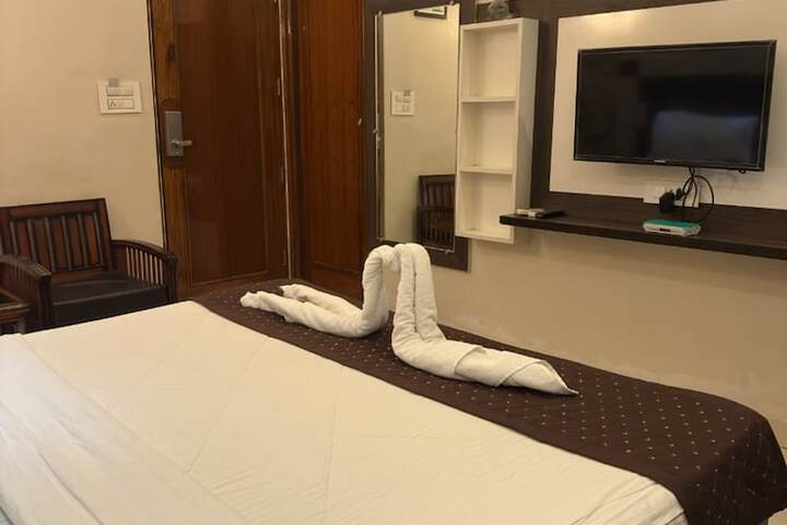 Room 8 of 17