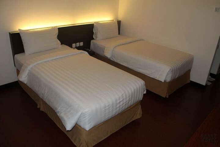 Room 14 of 32
