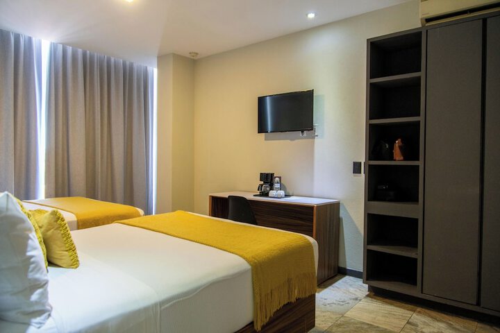 Room 33 of 91
