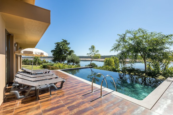 Terrace/Patio 43 of 118