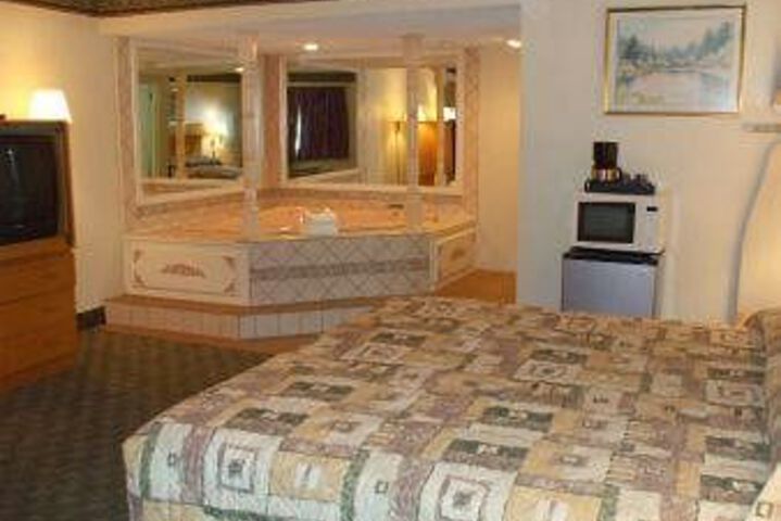 Hotel Suite Photo