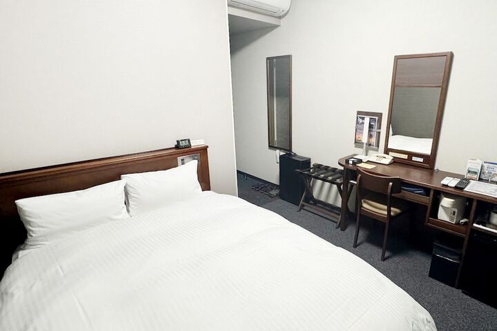 Room 5 of 27