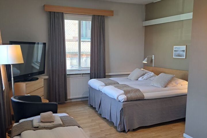 Room 43 of 146