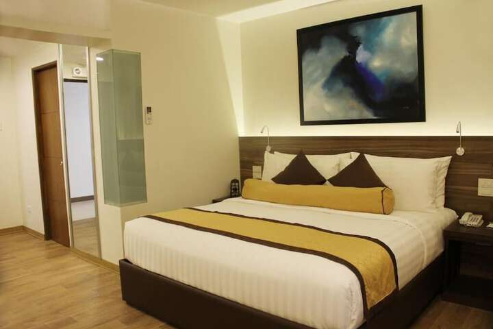 Room 14 of 34