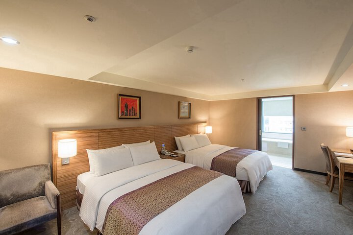Room 13 of 126