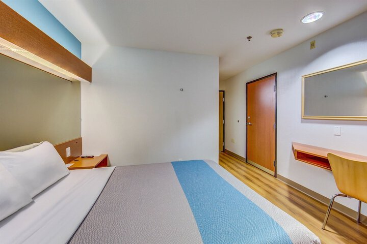 Room 5 of 26