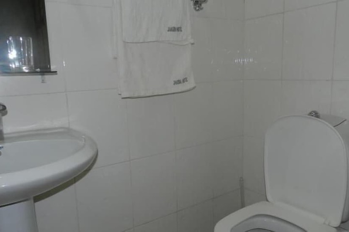 Room 16 of 27