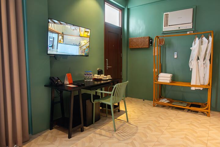 Room 17 of 34