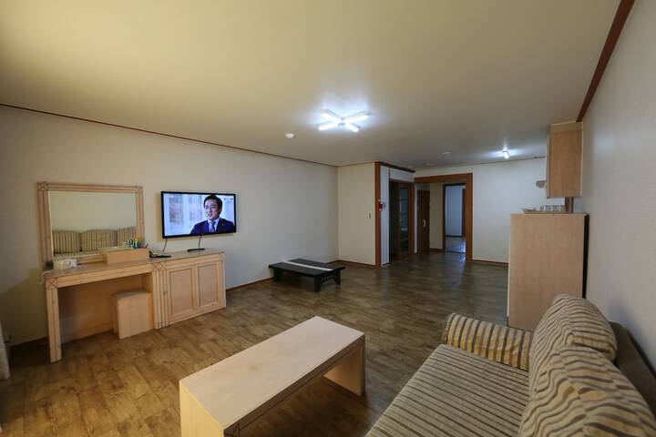 Room 41 of 57