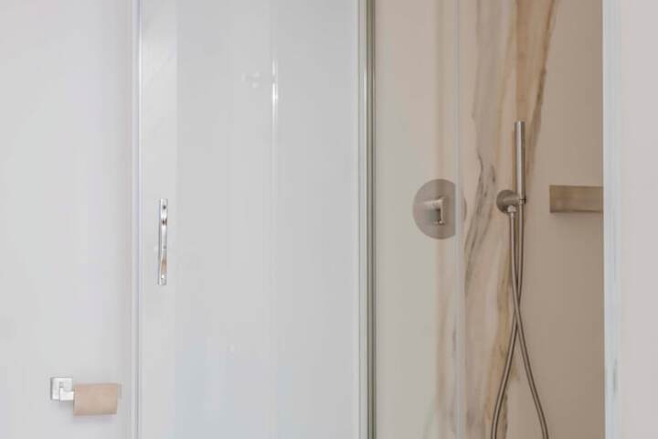 Room 192 of 212