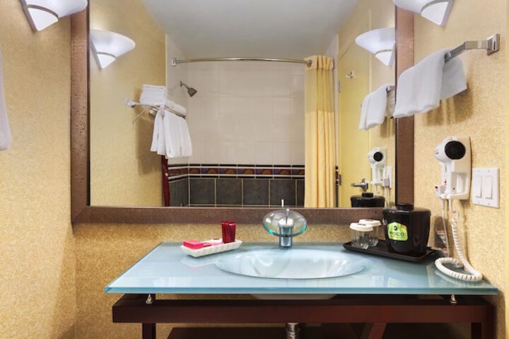 Room 23 of 44