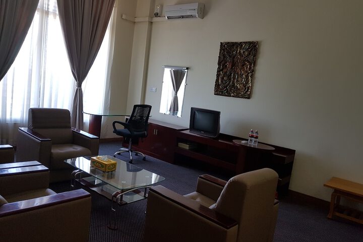 Room 15 of 40
