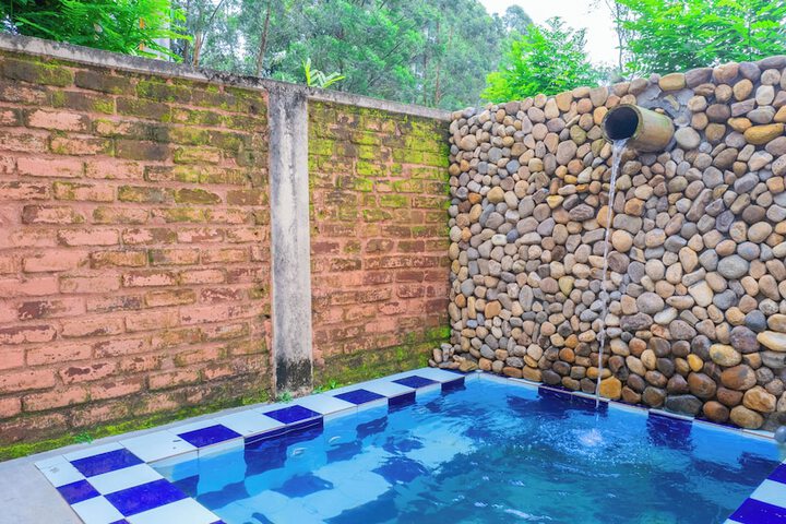 Pool 77 of 164