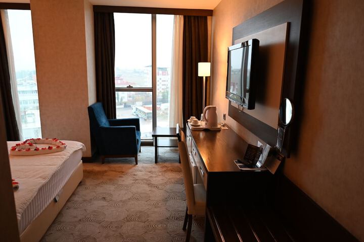 Room 16 of 101
