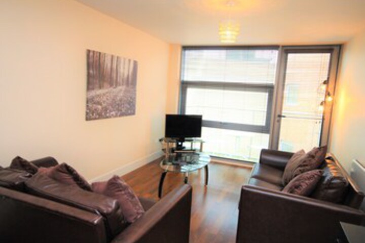 Lounge 79 of 229