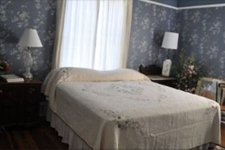 Room 9 of 15