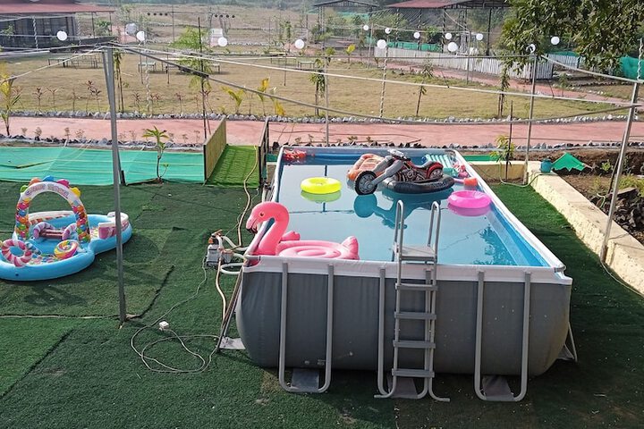 Pool 9 of 16