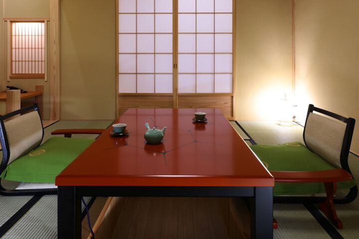 Room 19 of 128
