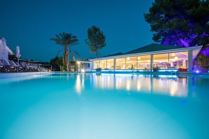 Pool 51 of 129