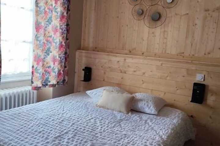 Room 2 of 6