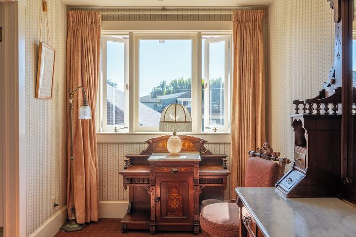 Room 83 of 111