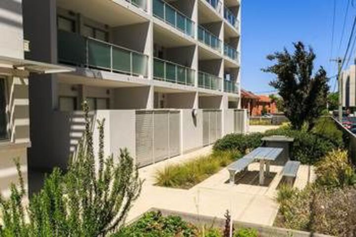 Hotel Exterior 9 of 22