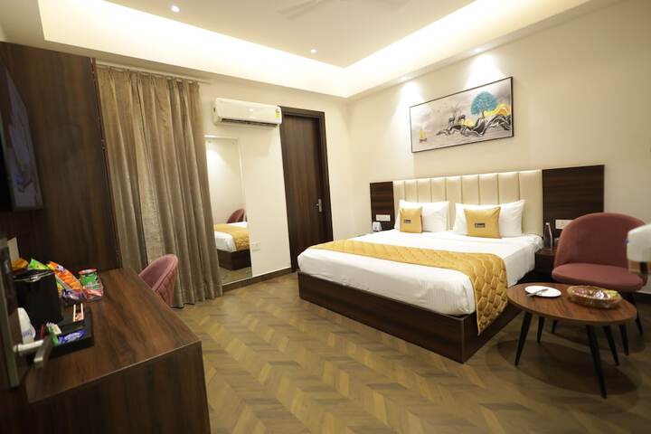 Room 14 of 40