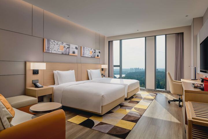 Room 8 of 50