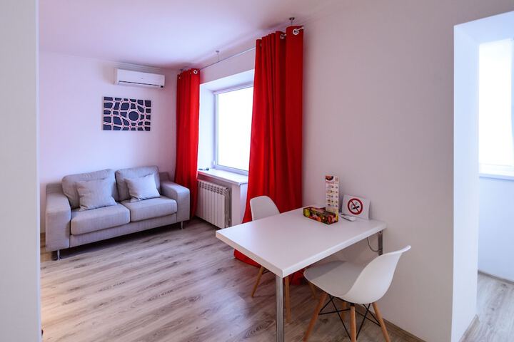 Room 27 of 244