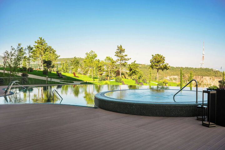 Pool 45 of 124