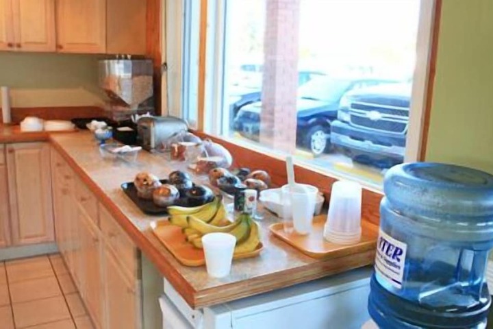 Breakfast/Coffee Service 17 of 21