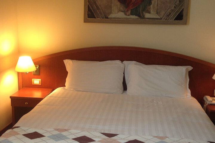 Room 17 of 30