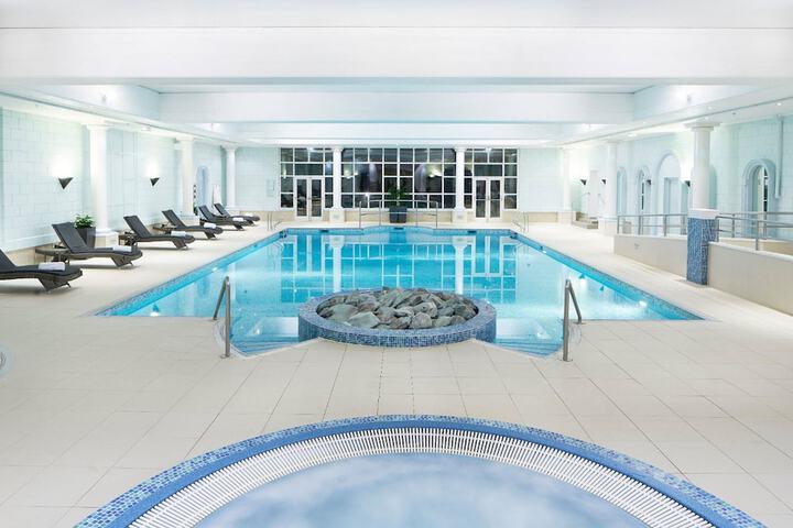 Hotel Pool