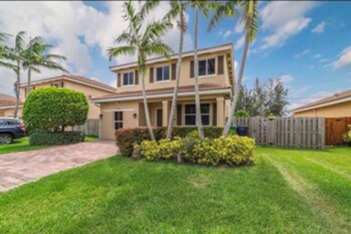 Photo of 5BR 4BA House in Homestead by ASVR-28444