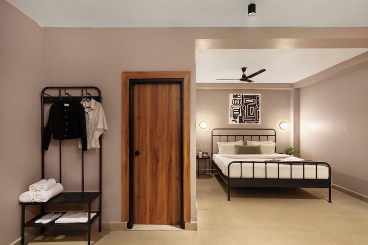 Room 26 of 40