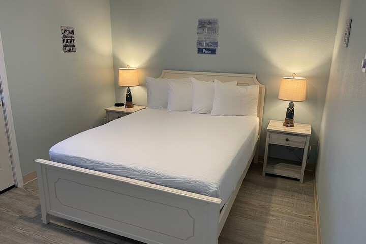 Room 13 of 136