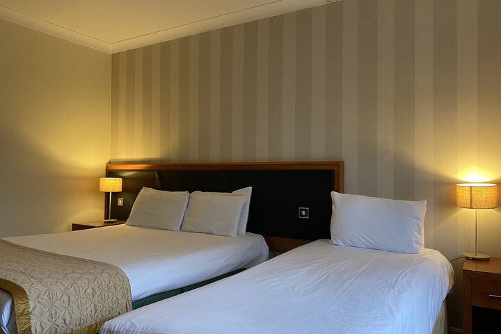 Room 35 of 62