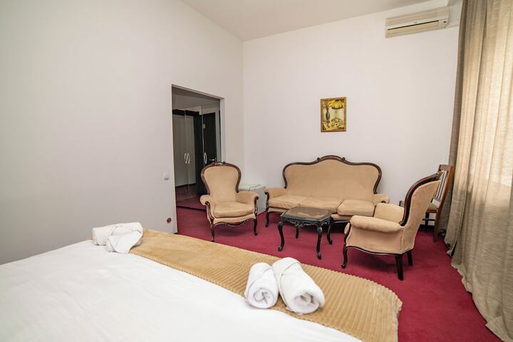 Room 16 of 26