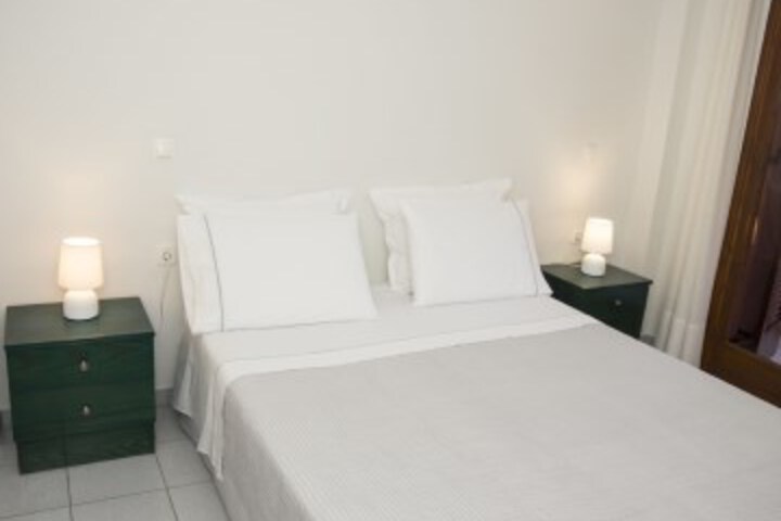 Room 32 of 49
