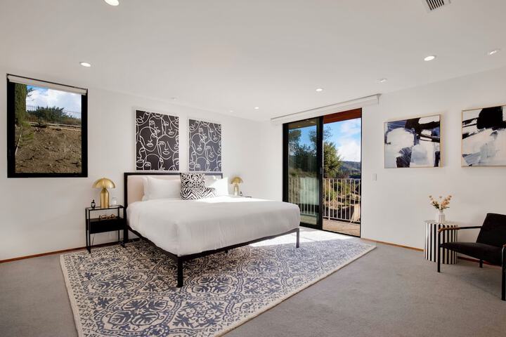 Hotel 63 of 100