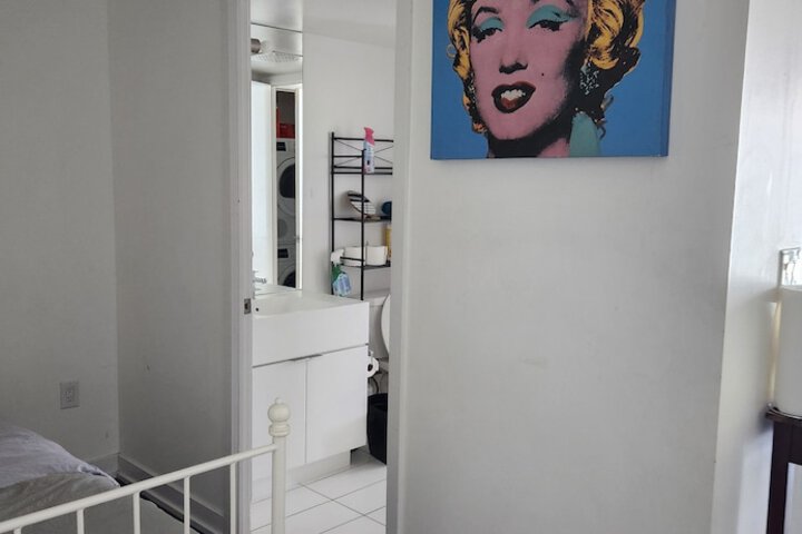 Room 8 of 30
