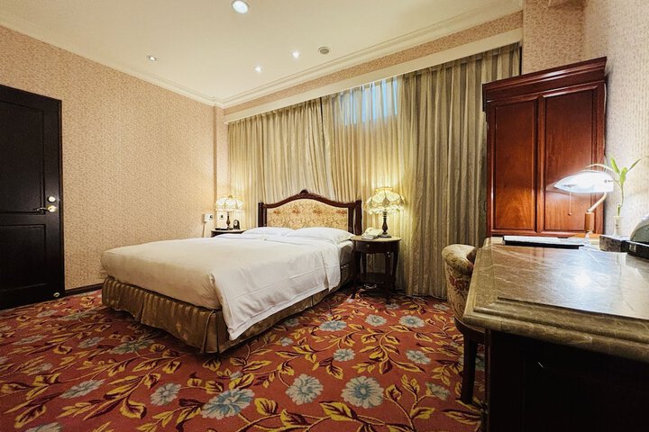 Room 32 of 216
