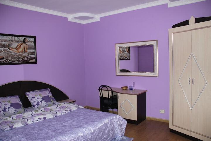 Room 6 of 24