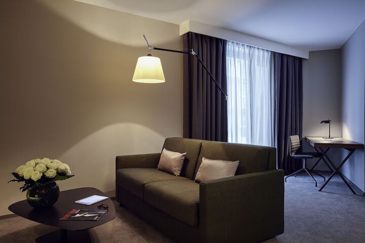 Room 15 of 99