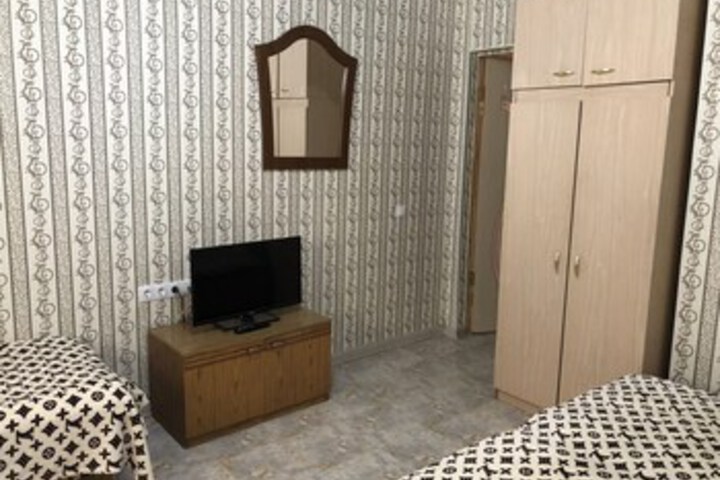 Room 10 of 35