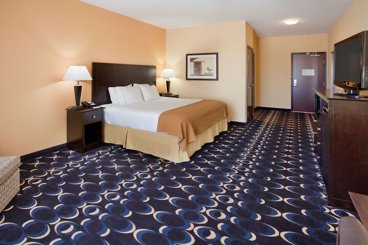 Room 2 of 43