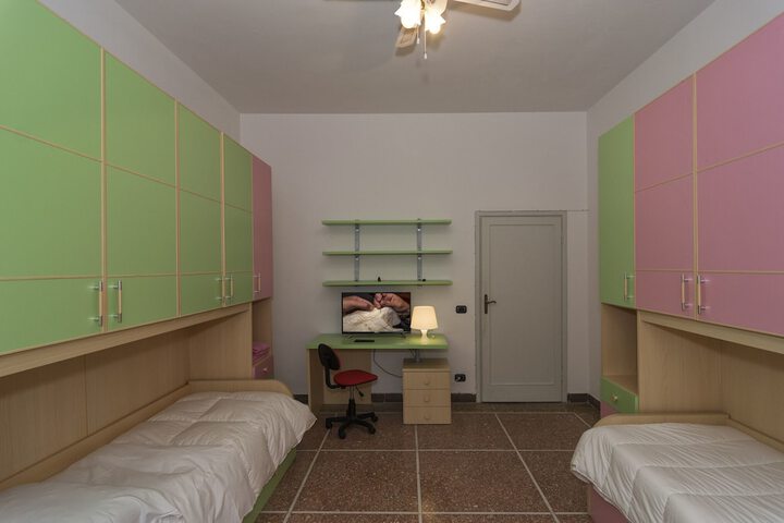 Room 18 of 64